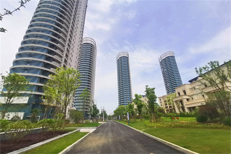 学府园带车库3室2厅2卫140.1㎡